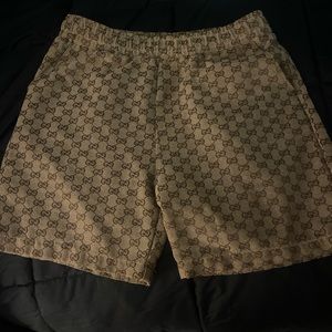 GUCCI SHORTS LIKE NEW (MESSAGE BEFORE BUYING)
